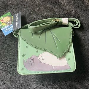 Her Universe Studio Ghibli My Neighbor Totoro Leaf Crossbody Bag, green